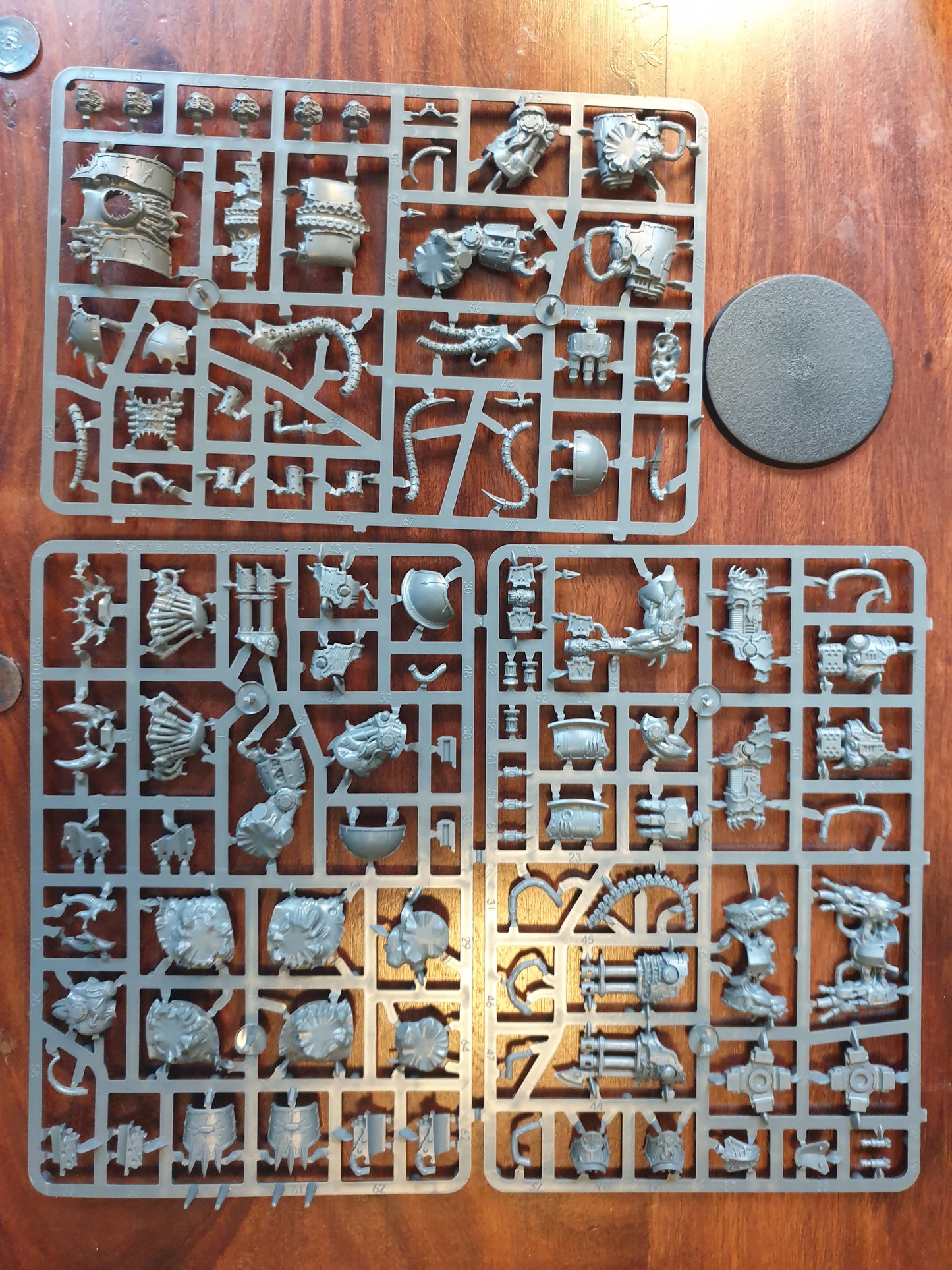 Chaos Space Marine Hellbrute Einzelgussrahmen