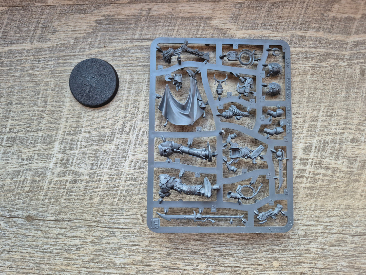 Emperor´s Children Lord Exultant Gussrahmen