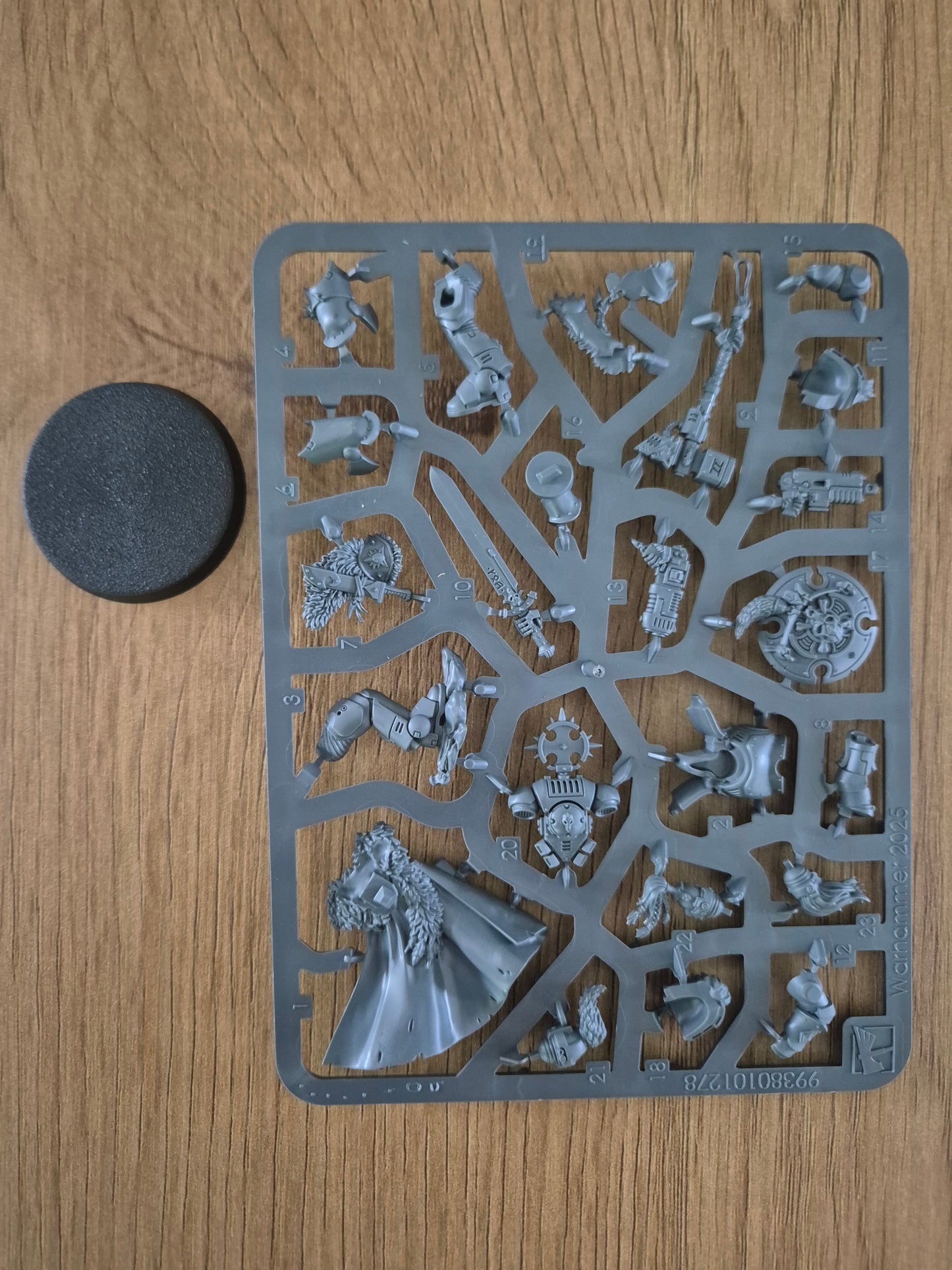 Space Wolfes Wolfsgarde Held Einzelgussrahmen